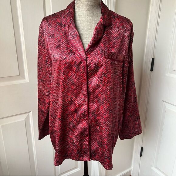 Victoria’s Secret Red Snake Print PJ Top Medium - Picture 1 of 5